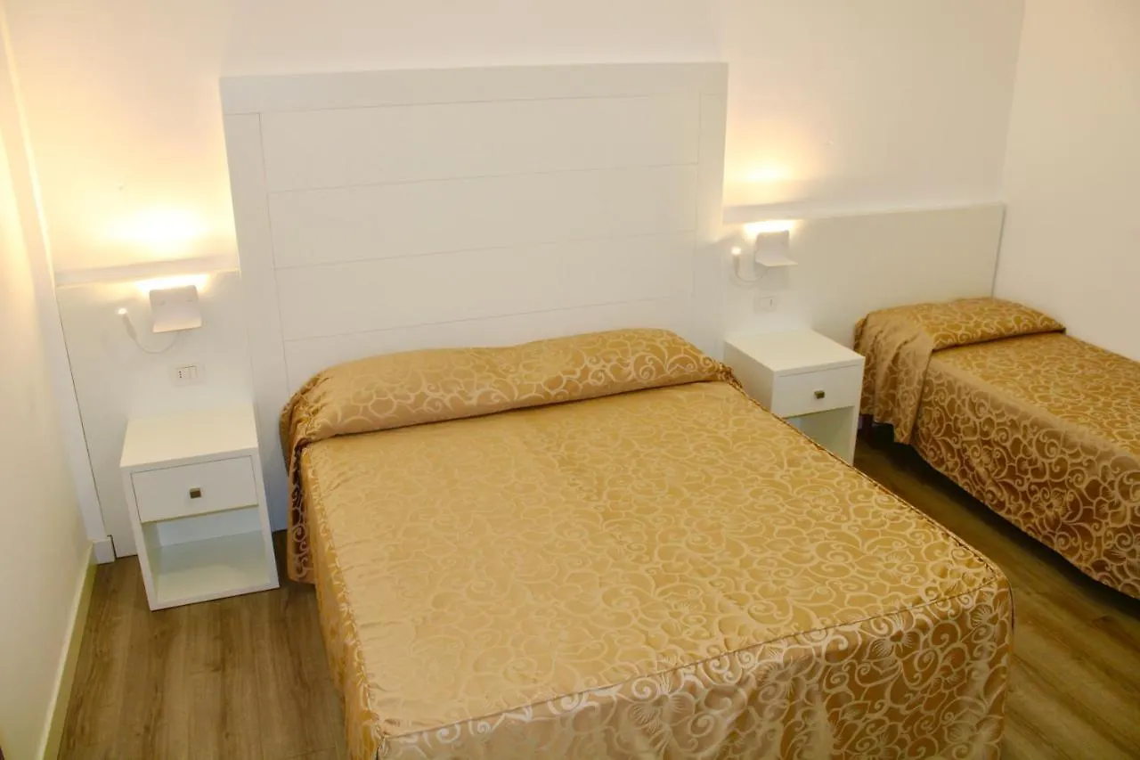Hotel Esplanade Marina di Pietrasanta 3*,
