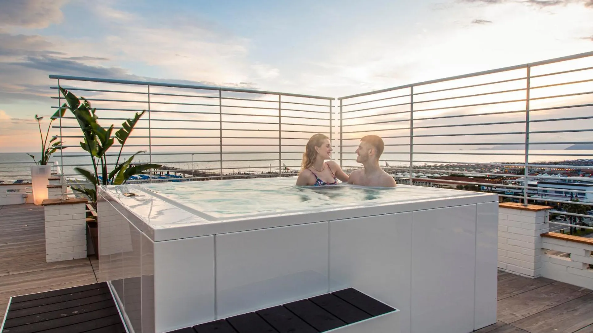 Hotel Esplanade Marina di Pietrasanta 3*,  Italy