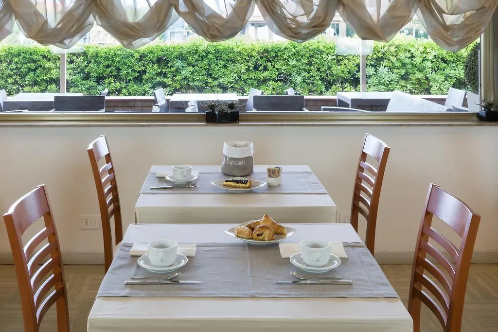 Hotel Esplanade Marina di Pietrasanta 3*,  Italy